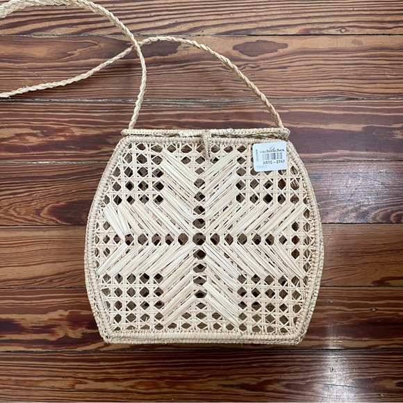 NWT Beige Woven Bag - Picture 3 of 7